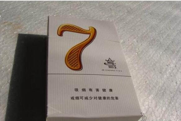 云霄县位于中国福建省漳州市，是一个历史悠久的地方，以其丰富的特产闻名。以下是云霄县的几种著名特产